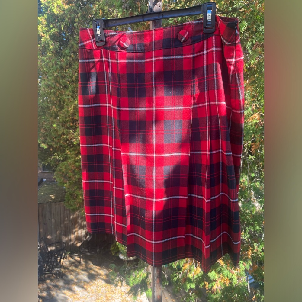 Pendleton red and black plaid 100% wool pleated skirt 12